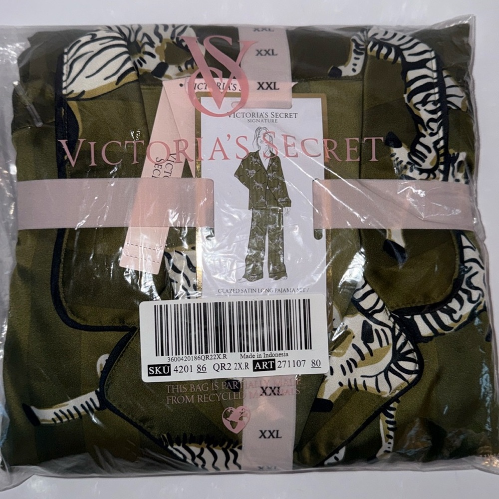 New Victoria's Secret Glazed Satin Pajama Set Green Chameleon Dancing Zebra XXL